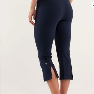 Lululemon Black Gather & Crow Crop Full-On Luon Yoga Workout Leggings Size 6